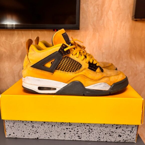 100% Authentic Guarantee Air Jordan 4 Retro Mid Lightning Yellow/Black Size 9 - Picture 2 of 9